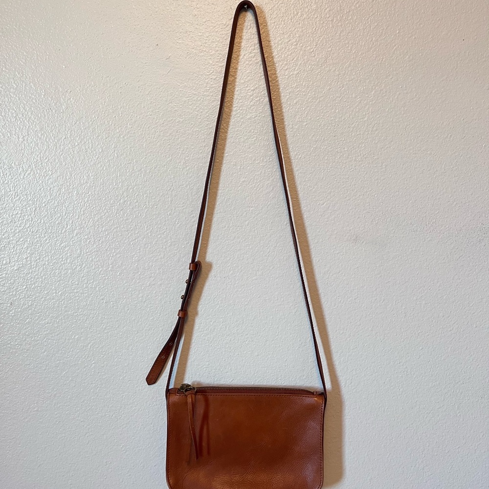 Madewell Transport Brown Leather Zipper Closure Crossbody Bag
Adjustable Gold